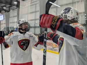 The Niverville Nighthawks have made it three wins in a row after a crucial 5–3 victory over the Winnipeg Blues on the road on Friday night
