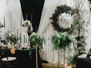 The Little Flower Shop’s display at the 2020 Wonderful Wedding Show.