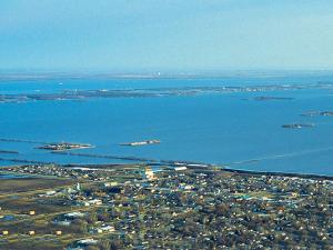 The Red River is hardly one of North America’s most notable rivers. It runs a mere 880 kilometres from its headwaters in North Dakota to its mouth at Lake Winnipeg, just the twenty-third longest river in the country. 