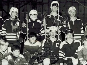 Niverville Pee Wee Clippers (1970). Front row: John Enns, Ken Doerksen, Mark McMahon, Bill Condon, Shawn McMahon, Raymond Dyck, and Roger Lamplight. Back Row: Marvin Rempel (coach), Brian Doerksen, Clarence Braun, Ian Wallace, Levi Isaak, and Ronnie Friesen