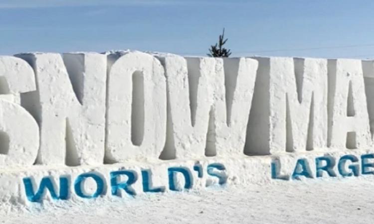 For the third winter in a row, A Maze in Corn north of St. Adolphe is unveiling its seasonal snow maze. 