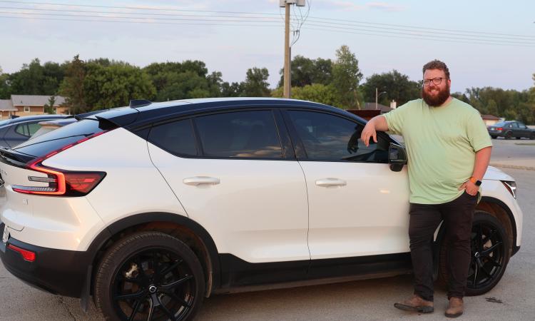 Jordan Lépine of Île-des-Chênes with his Volvo C4.