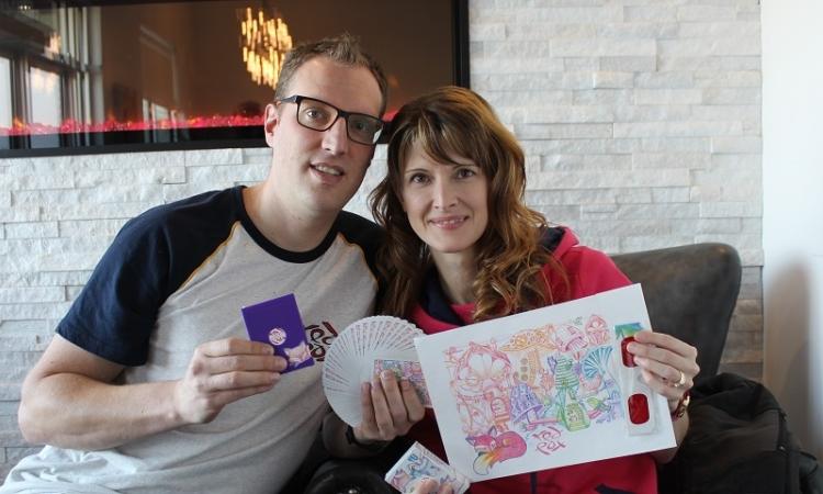 Kelly and Ricki ten Hove with their Red Fox Playing Cards.