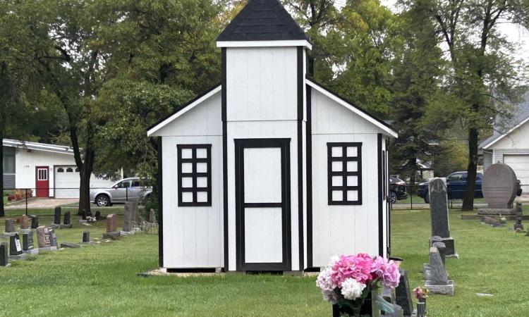 The new shed in Niverville’s Heritage Cemetery was created in memory of Alvin and Marilyn Podjan.