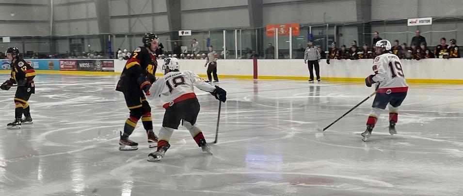 Niverville in action against Waywayseecappo.