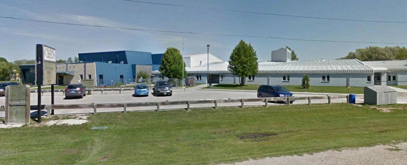 Collège Régional Gabrielle-Roy in Île-des-Chênes.