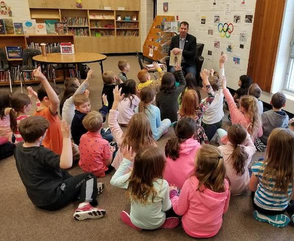MLA Shannon Martin reads to Niverville students.