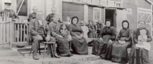 Mennonite Families At Rosenbach 1919 Crop1