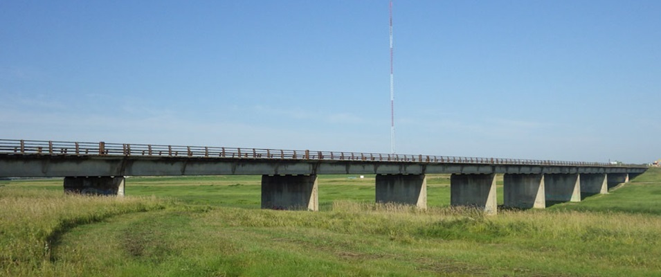 Winnipeg Floodway Bridge South Crop1