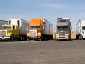 In an ongoing effort to reduce carbon-created greenhouse gas (GHG) emissions by 2030, the federal government has partnered with Manitoba to help support fuel-saving efforts in the province’s trucking industry.
