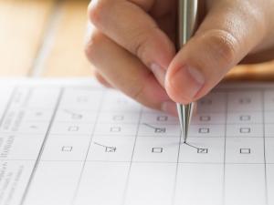 Residents from around the rural southeast are being encouraged to fill out online surveys to help inform a study being carried out for the SE Manitoba Transportation Initiative (SEMTI).