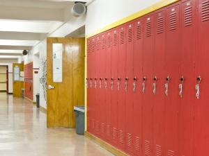 In response to the escalating surge of COVID-19 cases in the province, the provincial government announced on January 4 that in-person classes would be further delayed.