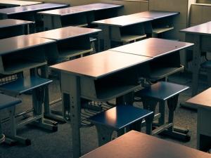 Effective November 24, the Hanover School Division will temporarily close its doors to in-school learning, the province announced on Friday.