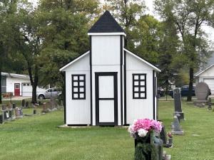 The new shed in Niverville’s Heritage Cemetery was created in memory of Alvin and Marilyn Podjan.