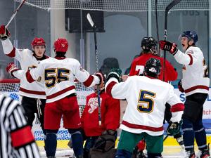 The Niverville Nighthawks improved to a perfect 4–0 on the preseason with a 4–3 overtime win over the Selkirk Steelers at the CRRC on Wednesday evening.