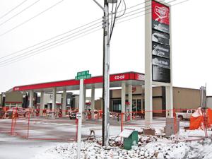 The new Co-op gas station and car wash in Île-des-Chênes