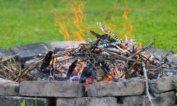 In the coming weeks, as residents begin to get outside to enjoy their backyard spaces, Niverville’s town council wants to make sure everyone is doing it safely.