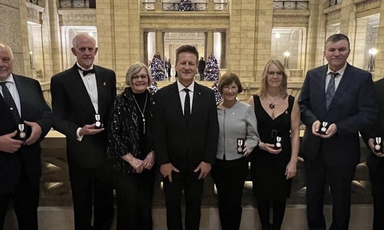 Gerald Palidwor, Shaun Crew, Bev Zarazan, Ron Schuler, Libby Hanna, Janine Boulanger, Myron Dyck, and Gord Daman.