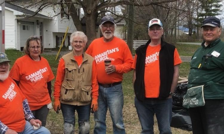 Lisa Letkeman (in brown) with her team of volunteers.