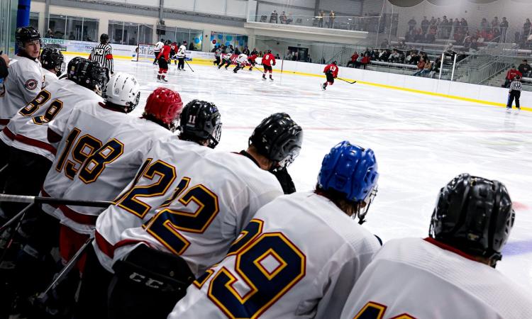 On Saturday night at the CRRC, the Niverville Nighthawks wrapped up their preseason with a 4–2 loss to the Steinbach Pistons.