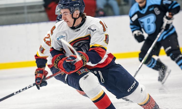 The Niverville Nighthawks got back in the win column with a swift 4–2 victory over the Winnipeg Blues.