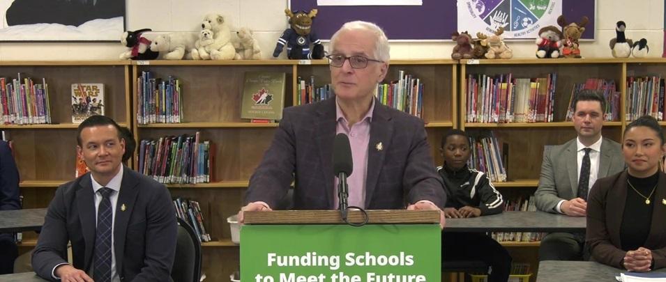 Nello Altomar, the Minister of Education, speaks on February 1.