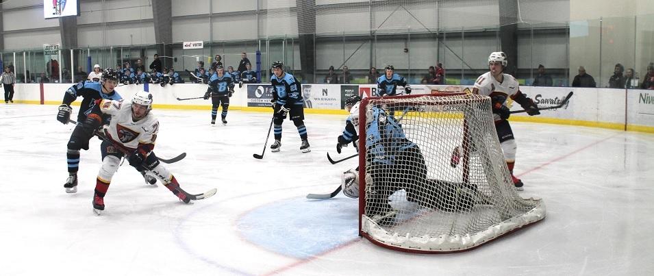 The Niverville Nighthawks have won their second straight game after a big 5–2 victory over the Winnipeg Blues on the road on Tuesday evening.