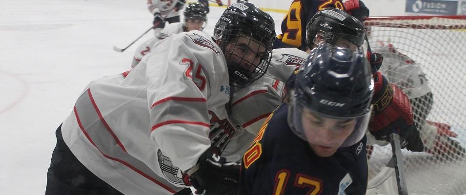  The Niverville Nighthawks got back in the win column on Saturday night with a big 3–2 road victory over the Neepawa Titans.