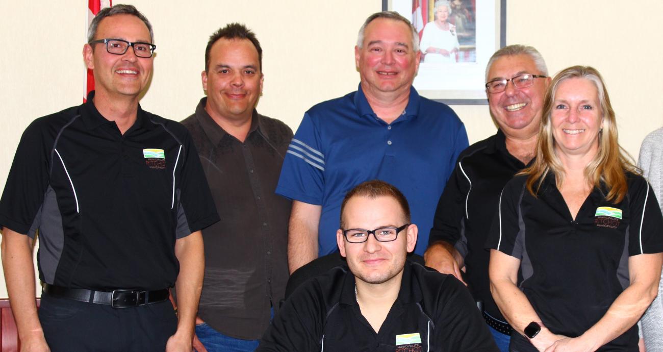 Councillor Curtis Claydon, Deputy Mayor Shane Pelletier, CAO Mitch Duval, Councillor Ron Mamchuk, and Councillor Janine Boulanger. Front: Mayor Chris Ewen.