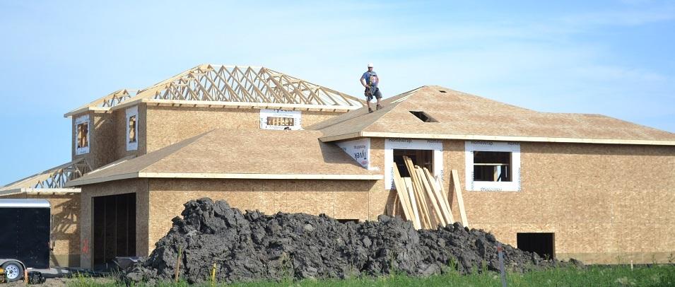 Home construction in Niverville.