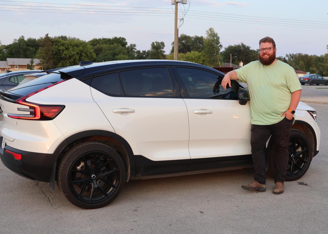 Jordan Lépine of Île-des-Chênes with his Volvo C4.